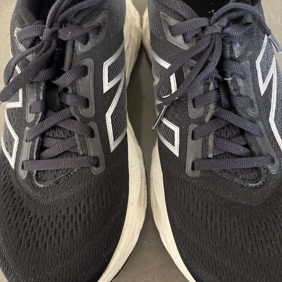 New Balance 880 Sneakers - Picture 2 of 13